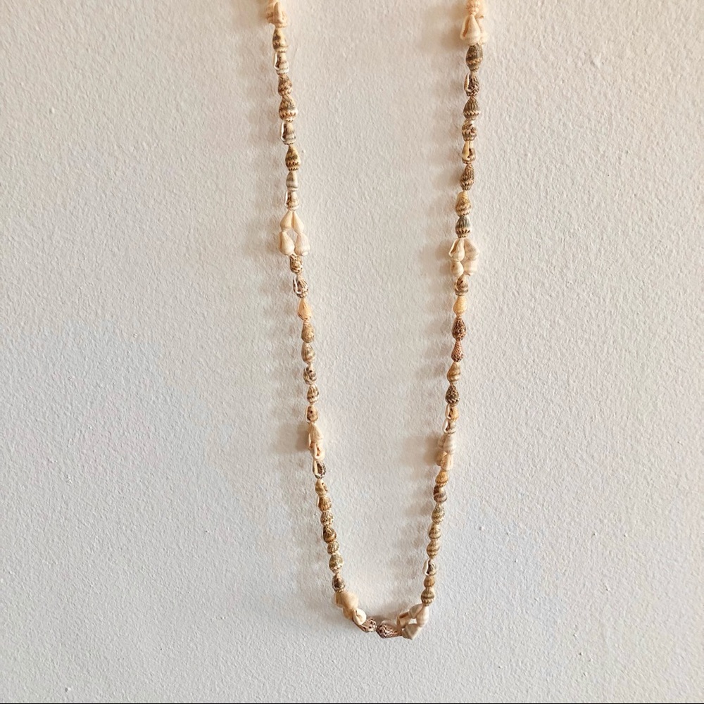 Vintage Shell Necklace - Picture 2 of 6